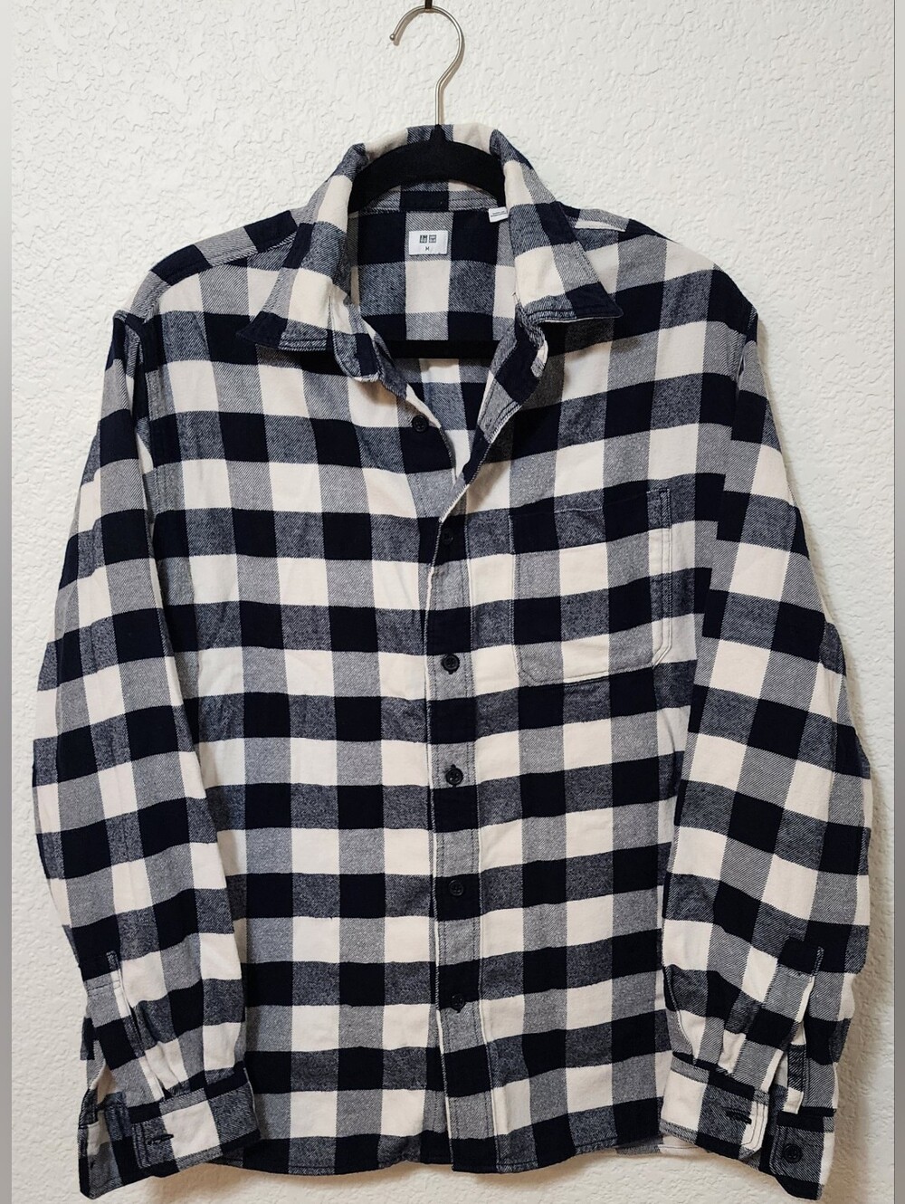 UNIQLO Mens M Navy Blue White Buffalo Plaid Cotton Flannel Shirt Long Sleeve EUC